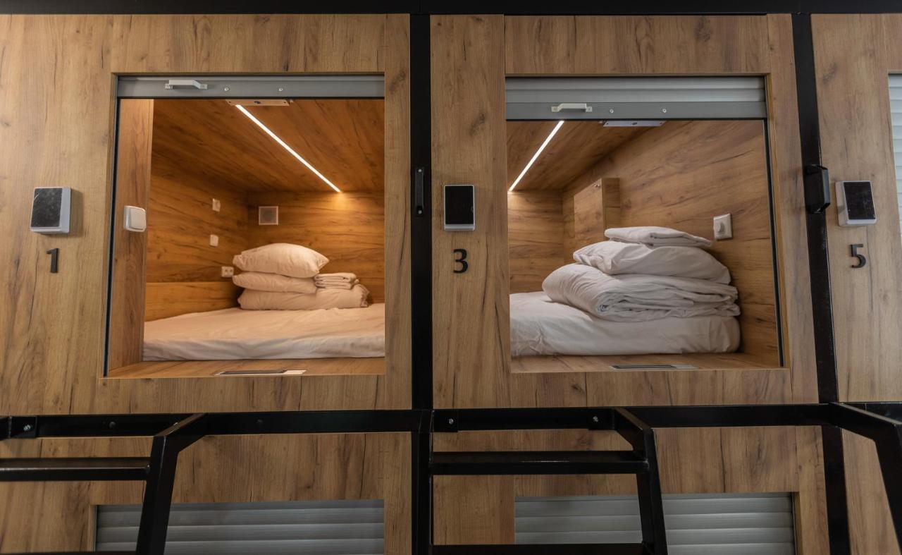 Capsule Hostel Andel Centre Spirit Praga Exterior foto